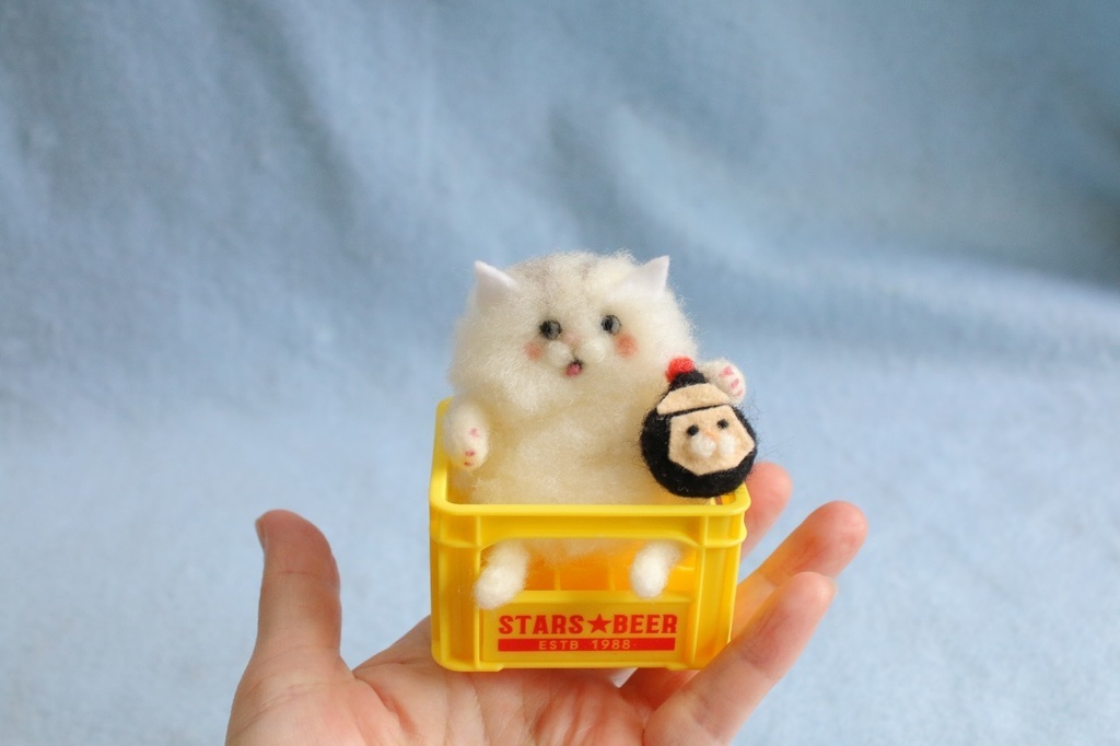 酔っ払いねこ（ロン毛白猫）