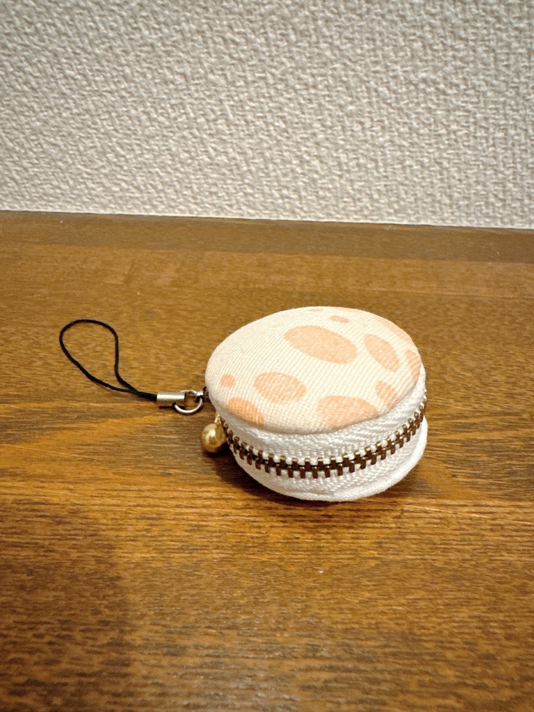 スプラトゥーン　ゲソ　マカロン　風　ストラップ　クリームベージュ