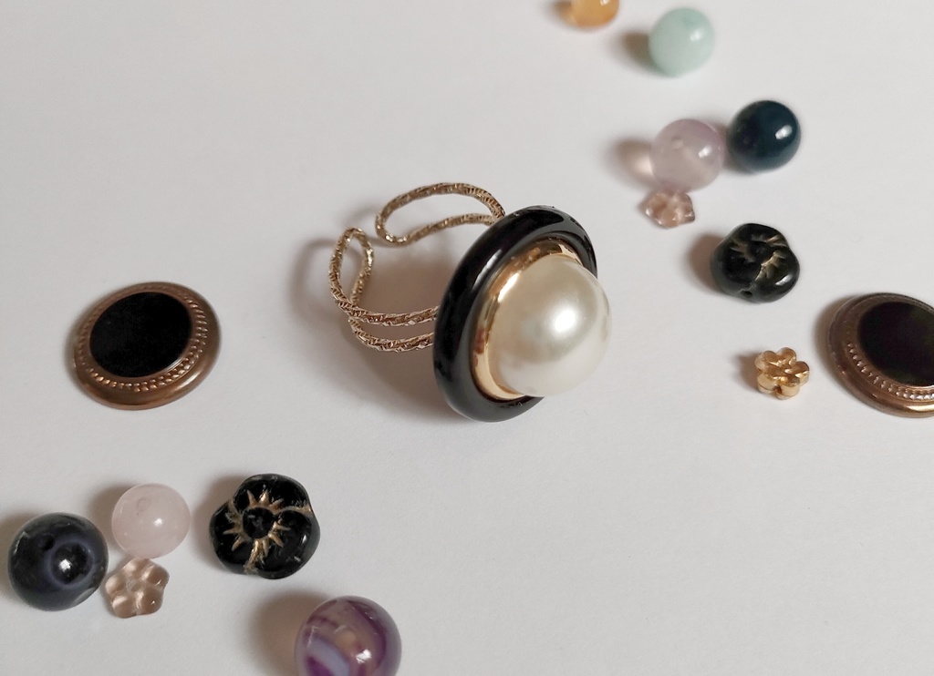 古着ボタンのリング