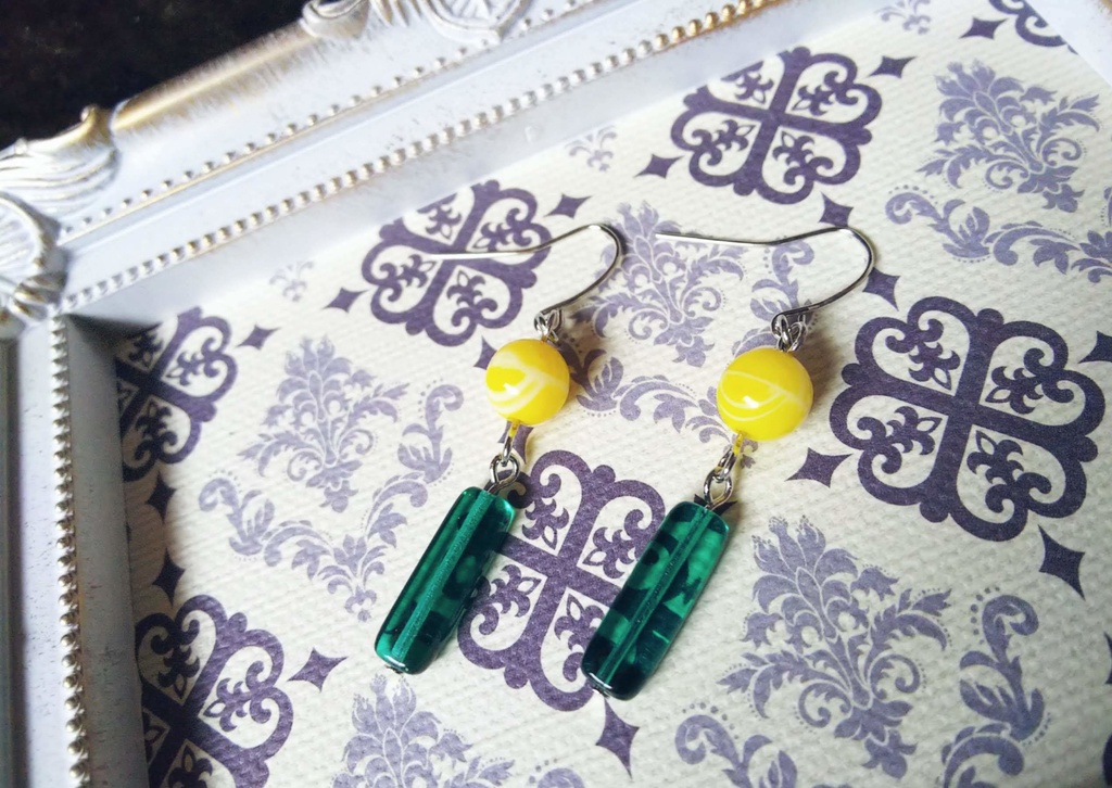 イエロー×グリーン ガラスビーズピアス