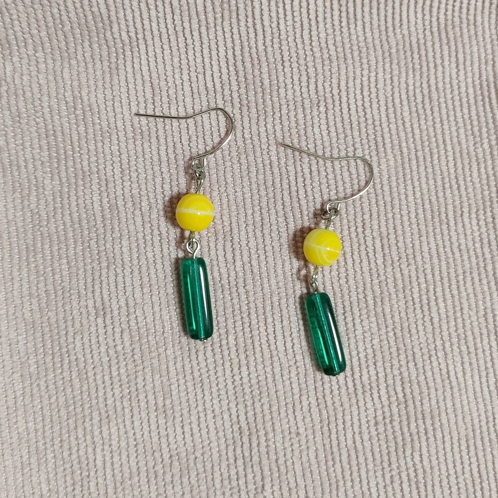 イエロー×グリーン ガラスビーズピアス