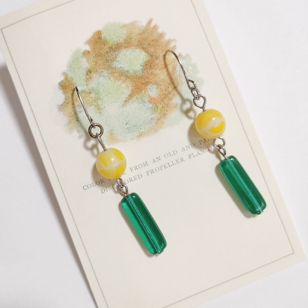 イエロー×グリーン ガラスビーズピアス