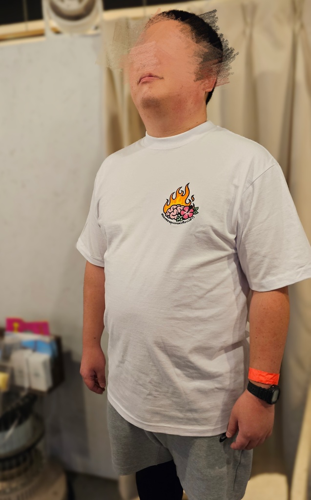 🧠脳みそ焼けてる系Tシャツ🌺