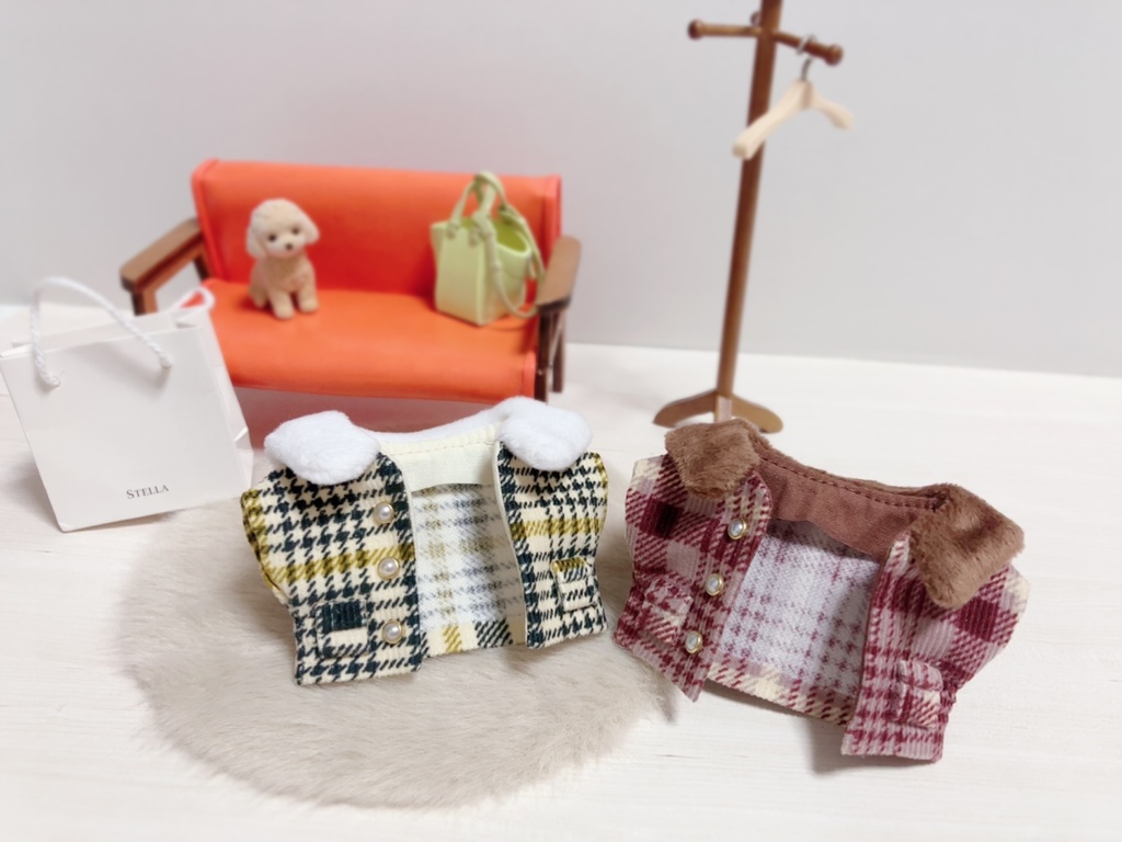 スーツ&もこもこ襟のコート