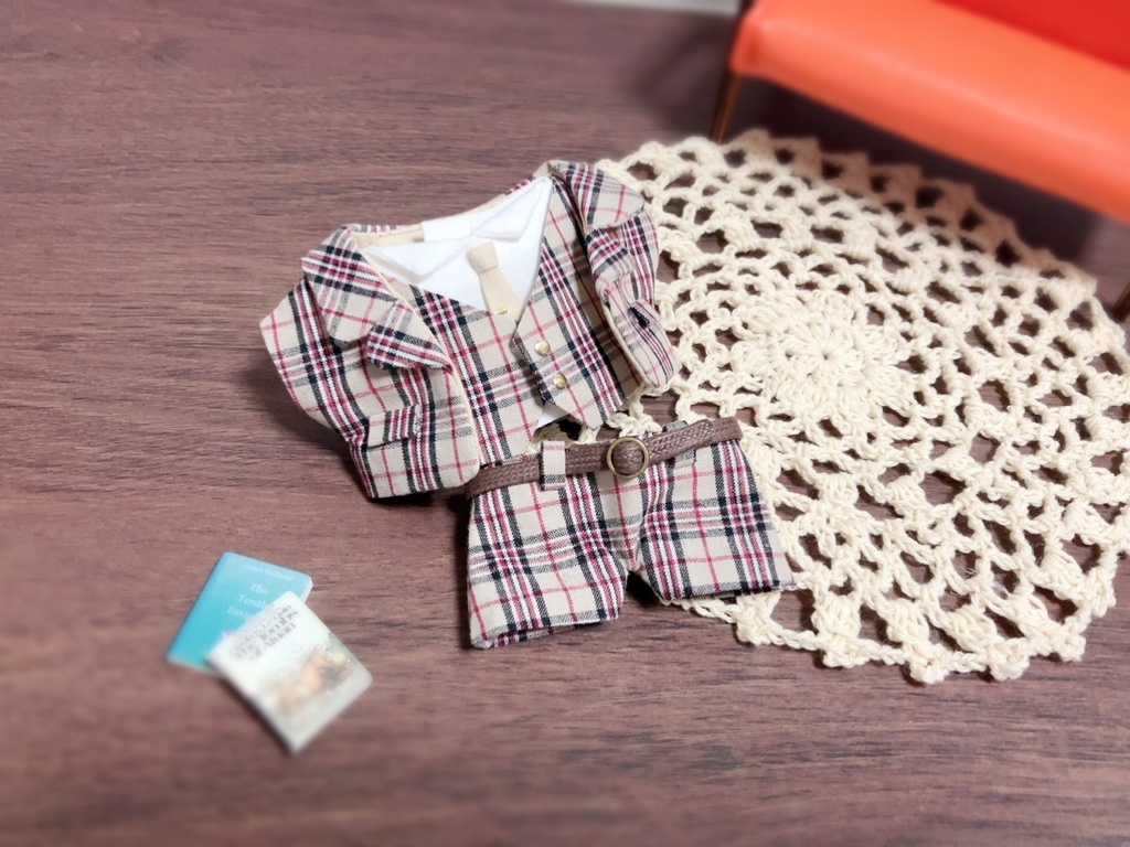 スーツ&もこもこ襟のコート