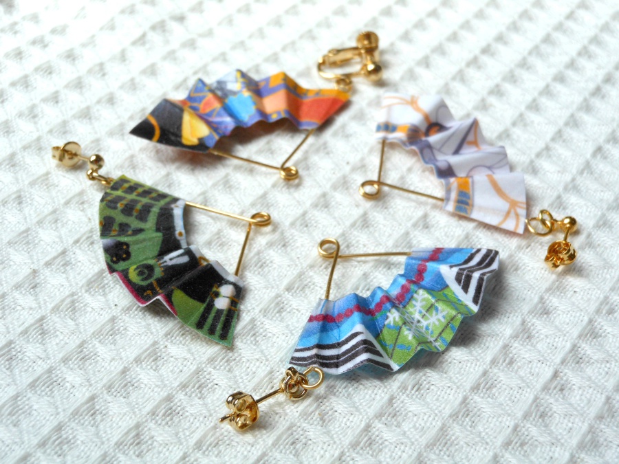 刀剣乱舞ミニ扇・ピアス ・イヤリング ・観賞用ストラップ