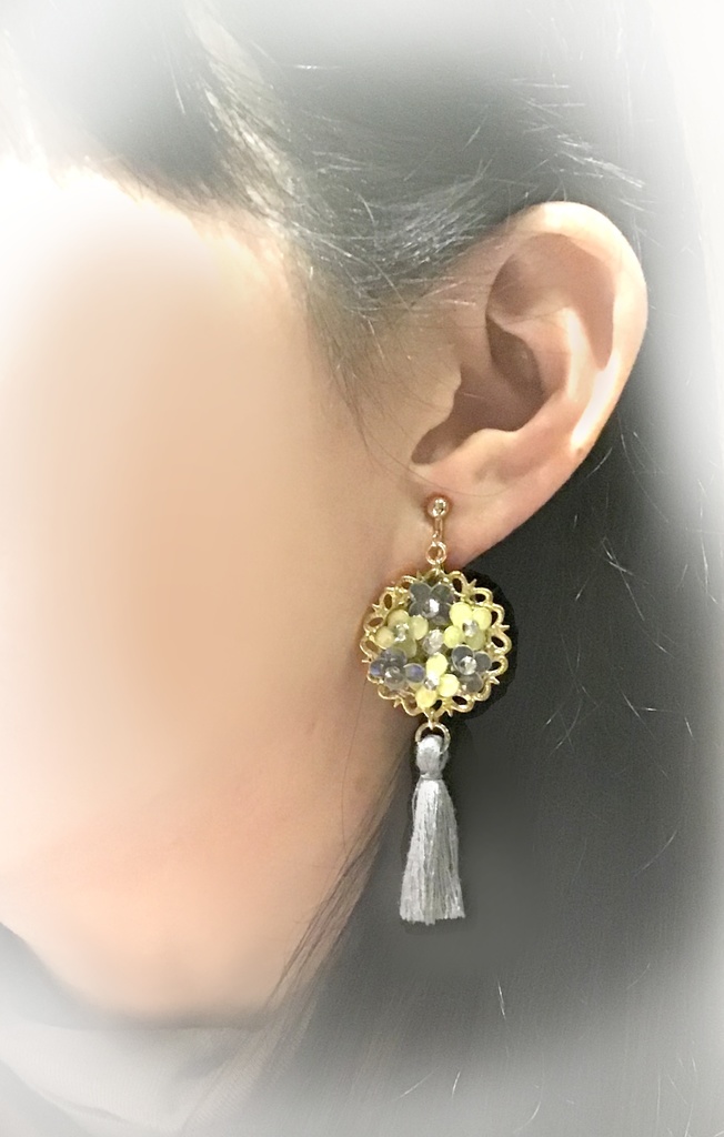 十二国記イメージタッセル耳飾り、ストラップ。