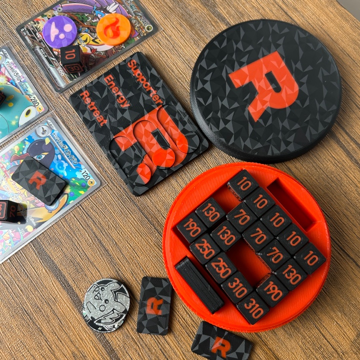 ポケカ "R"ダメカンダイス、各種マーカー、チェッカー、スクリュー式ケース付き