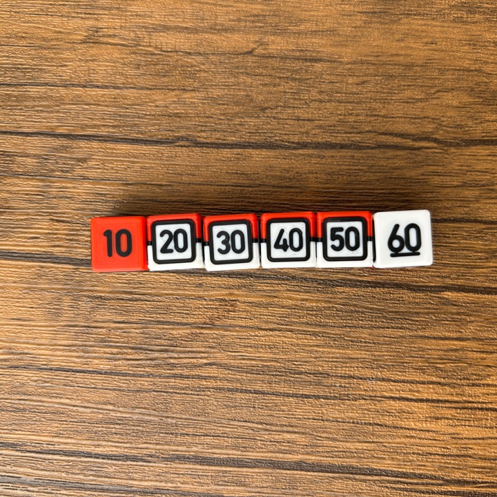 ポケカ 2段マグネットケース 赤 ダメカンダイス、各種マーカー、チェッカー