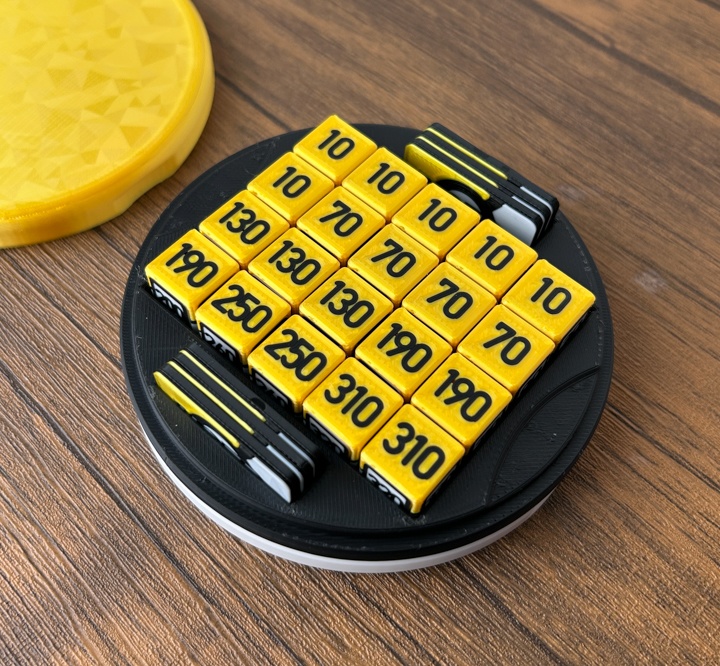 ポケカ 2段マグネットケース 金 ダメカンダイス、各種マーカー、チェッカー