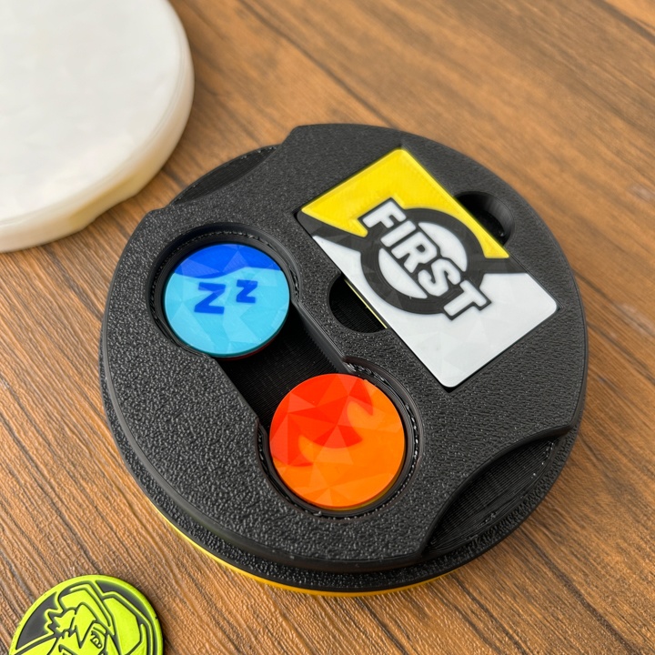 ポケカ 2段マグネットケース 金 ダメカンダイス、各種マーカー、チェッカー