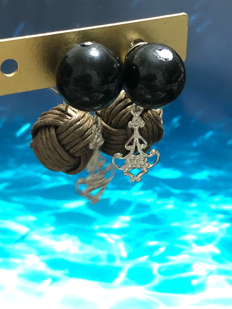 【ハンドメイド】佐野真一郎モチーフピアスC