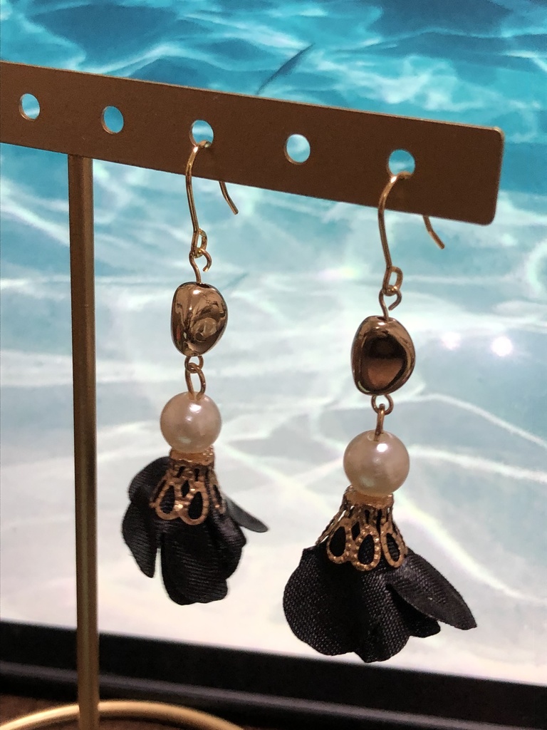 【ハンドメイド】佐野真一郎モチーフピアスD