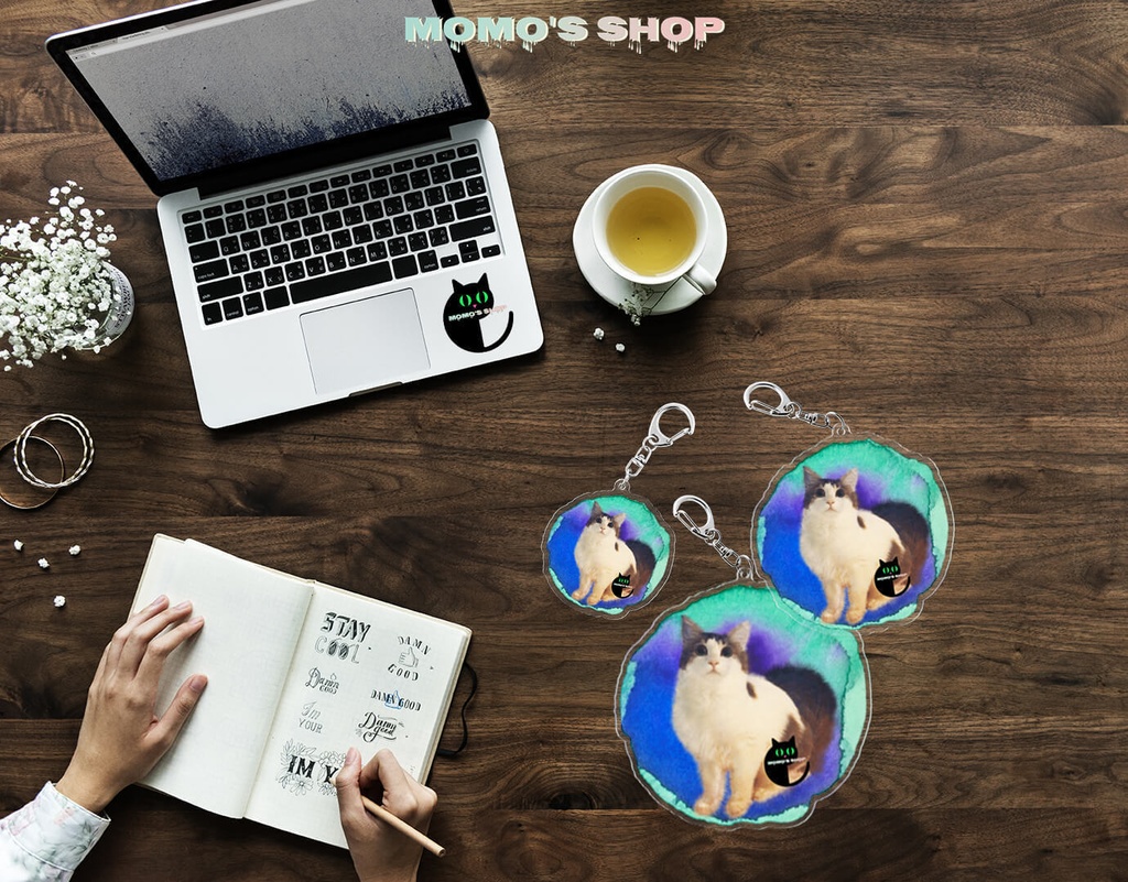 momoのアクリルキーホルダー #01