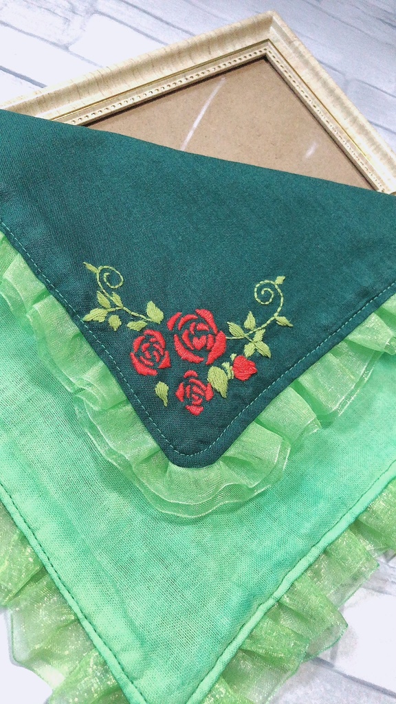 モリアーティ三兄弟の刺繍ハンカチ