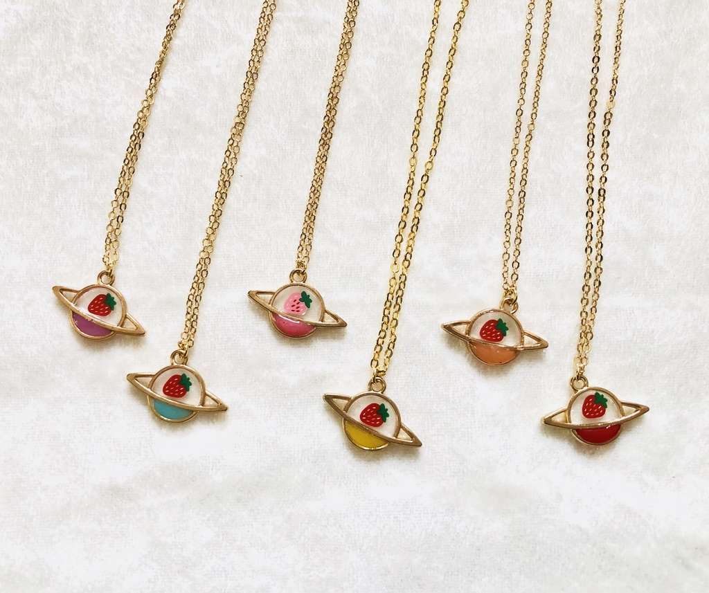 苺の惑星ネックレス 風来坊亭 Booth