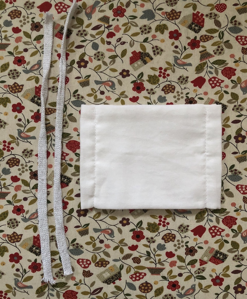 ドレスコードがマスクな今日この頃装着したままでもメッセージを伝えられるガーゼマスク