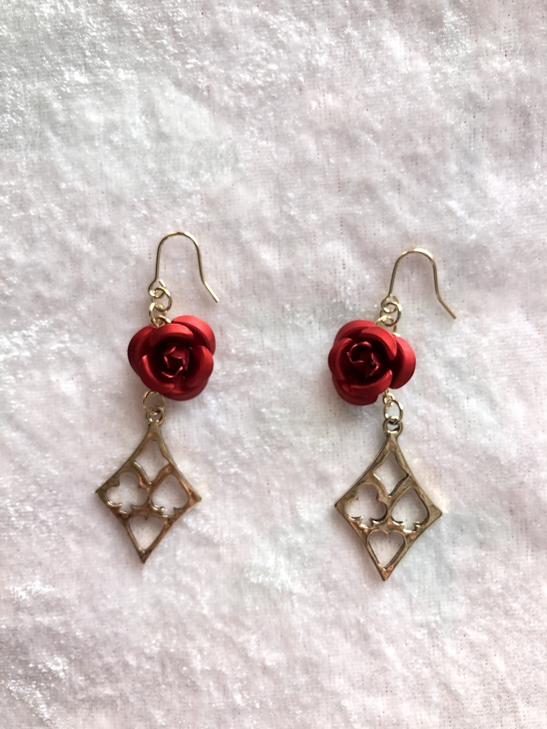 『真紅の薔薇の寮』 ツイステ ハーツラビュル イメージピアス/イヤリングパーツ変更オプション有