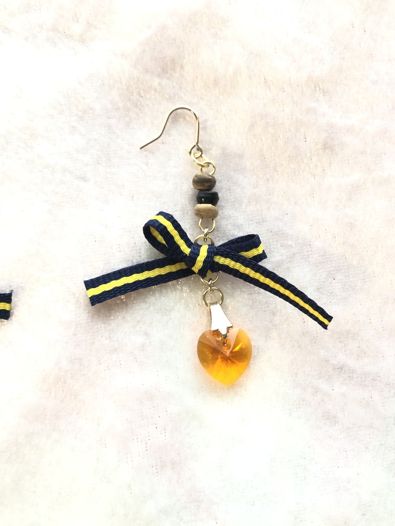 ツイステ サバナクロー寮 イメージピアス/イヤリングパーツ変更オプション有