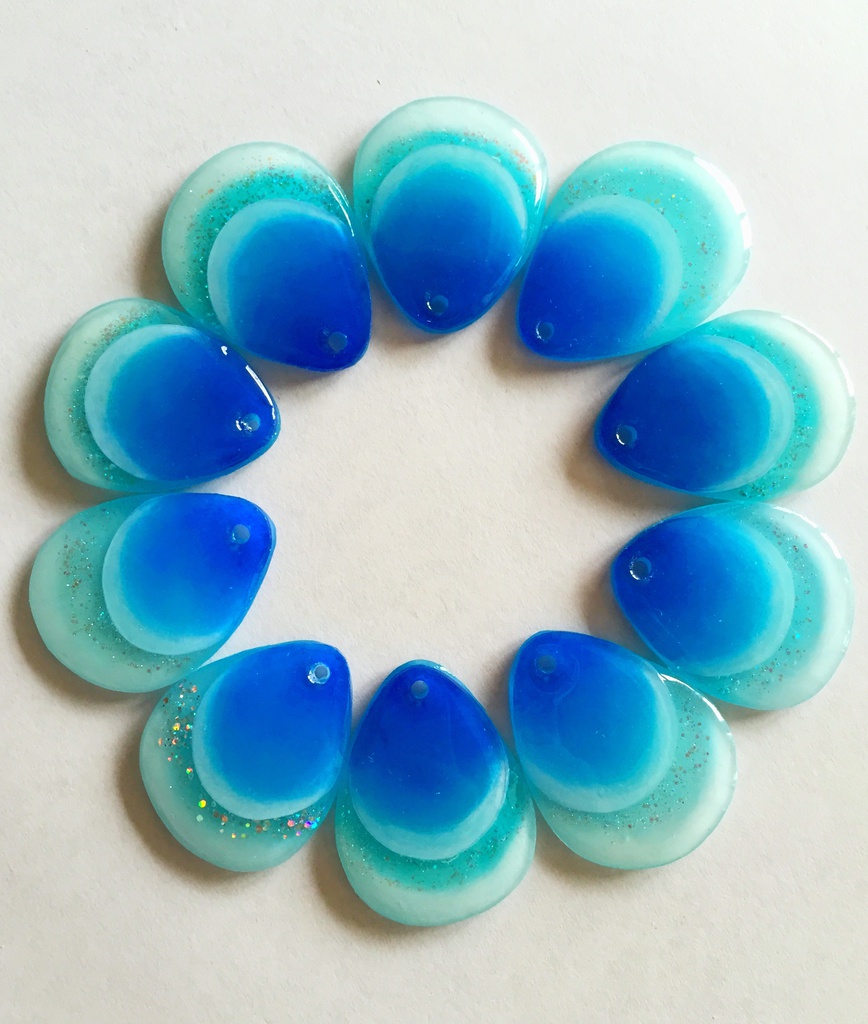 【在庫なし】人魚のウロコチャーム