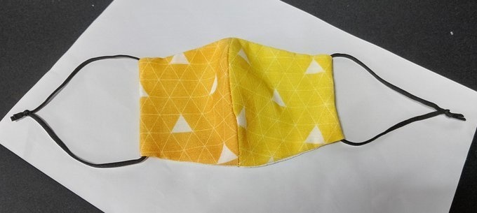 立体冷感マスク　（大人サイズ）
