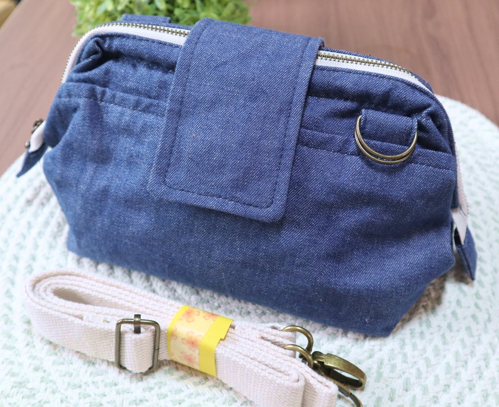 児島デニムの会計ポーチ（インディゴブルー）