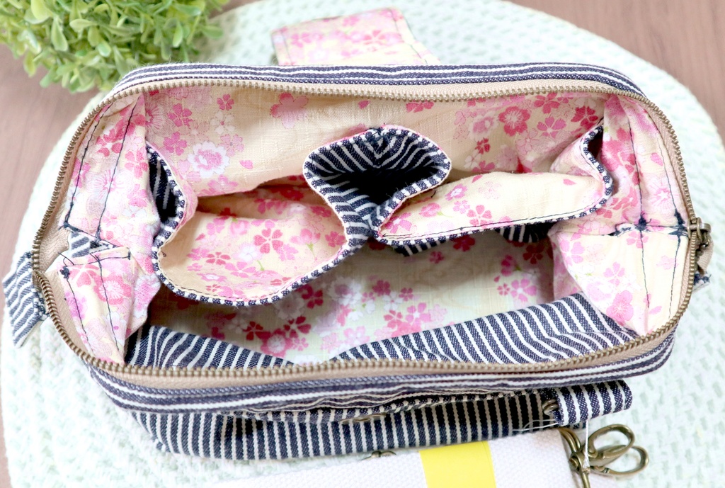 児島デニムの会計ポーチ(ヒッコリー黒)