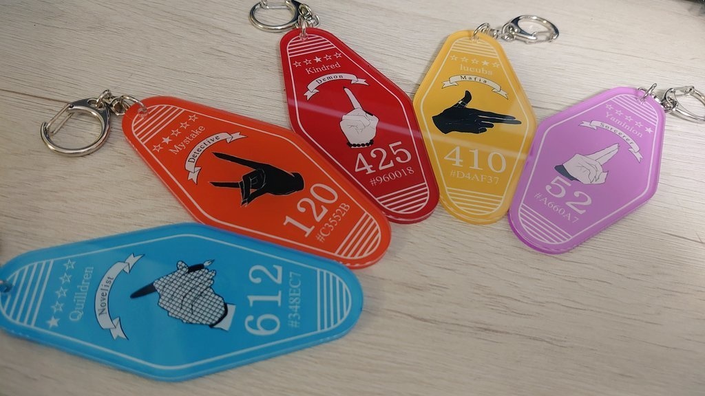 Luxiem モーテルキー風アクリルキーホルダー