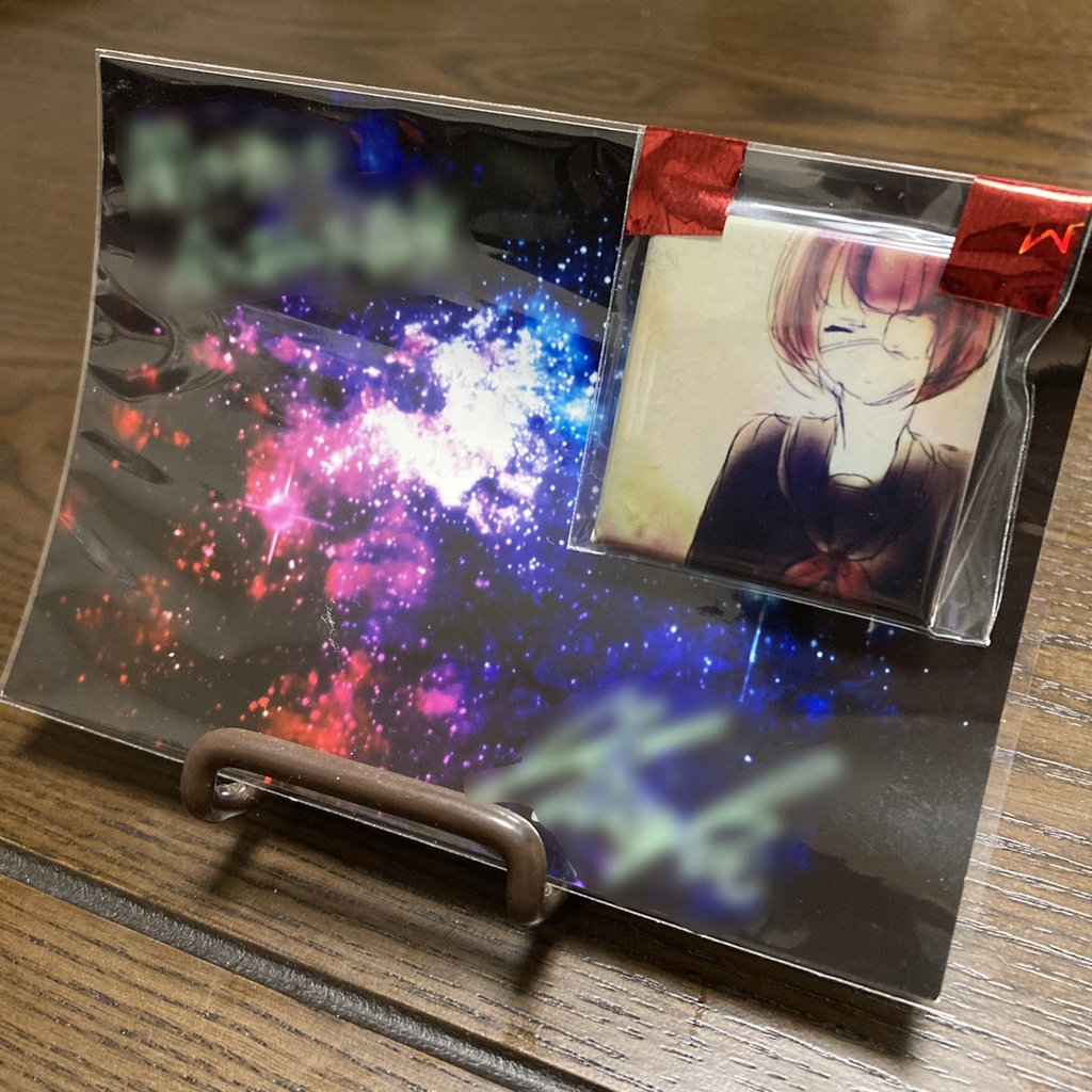 【残りわずか】type B :宇宙写真+イラスト缶バッジ