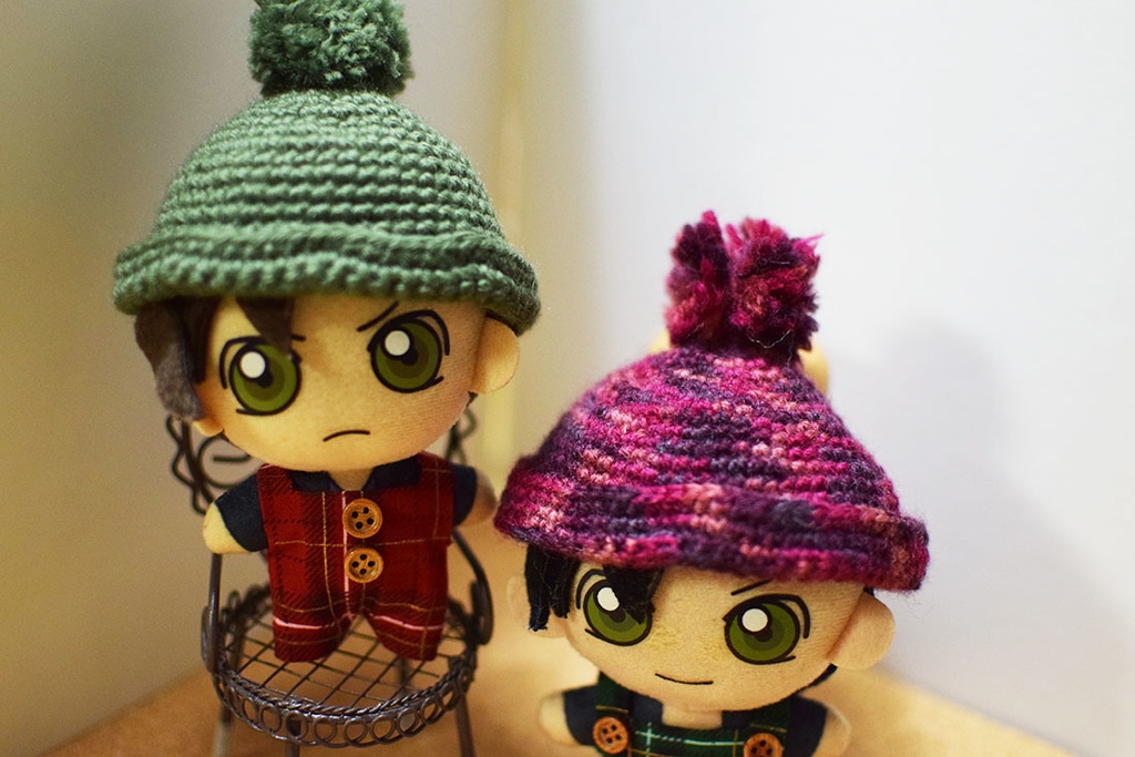 ポンポン付きニット帽