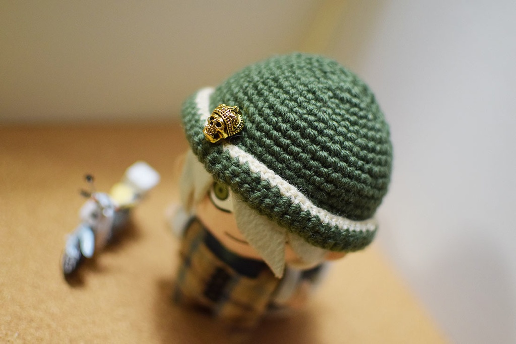 ドクロチャーム付きニット帽