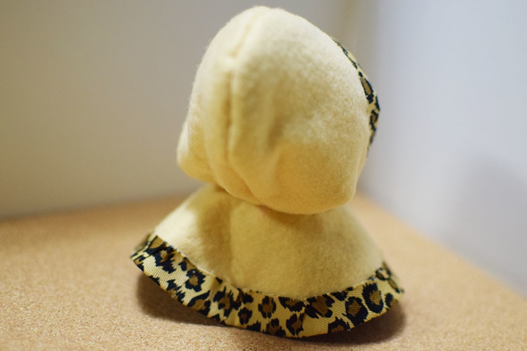 ベージュ豹柄ラインケープ