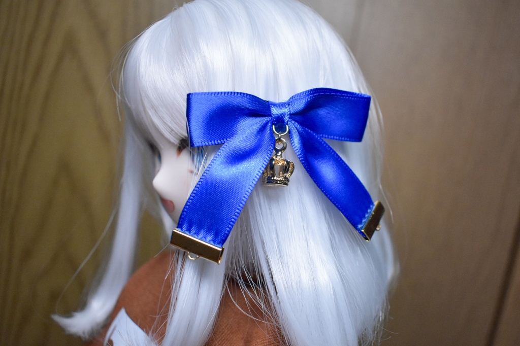 王冠チャーム付きリボン