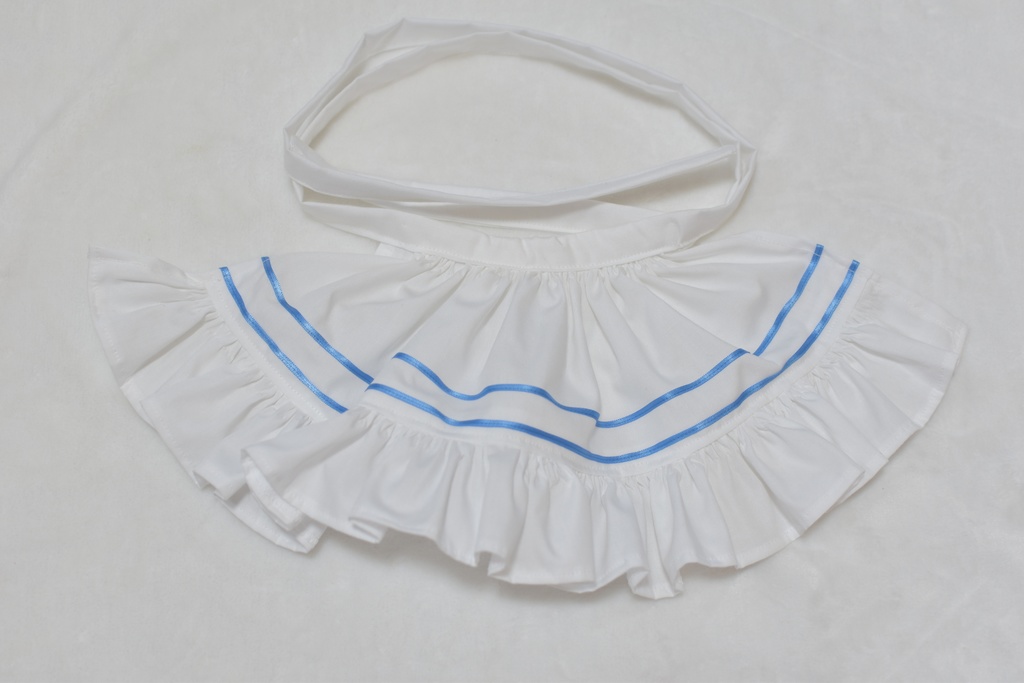 フリルエプロン