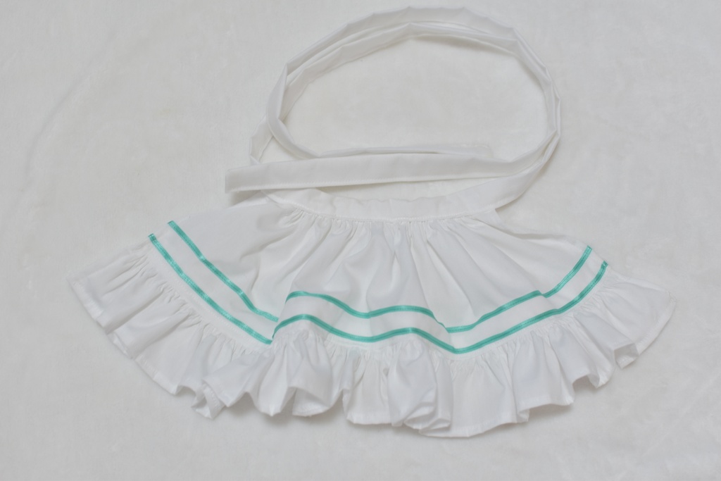 フリルエプロン