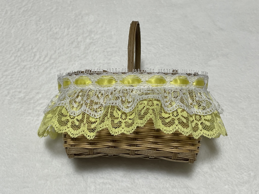 ドール用かごバッグ(フリル3色付き)