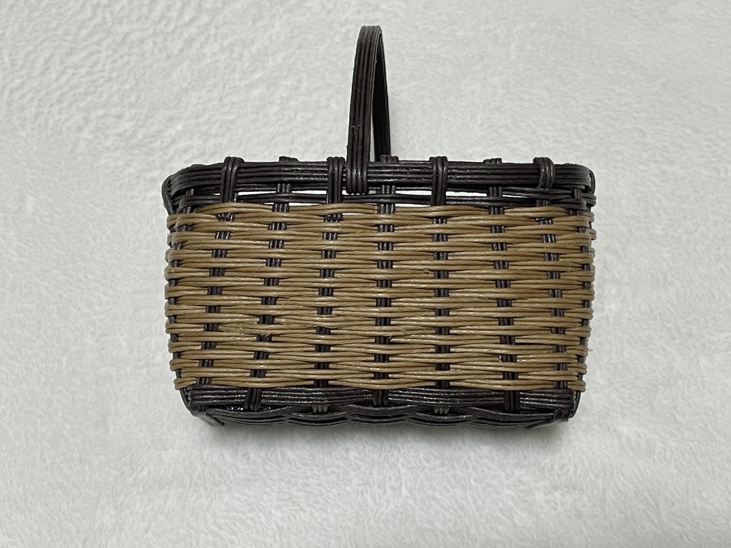 ドール用かごバッグ(フリル3色付き)