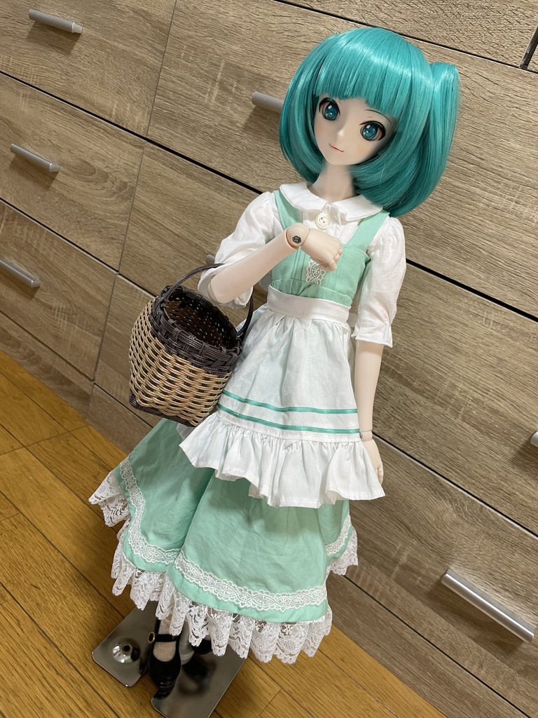 ドール用かごバッグ(フリル3色付き)