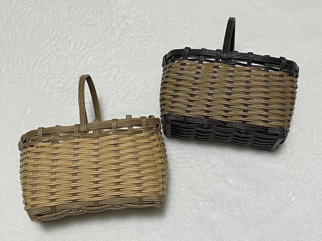 ドール用かごバッグ(フリル3色付き)