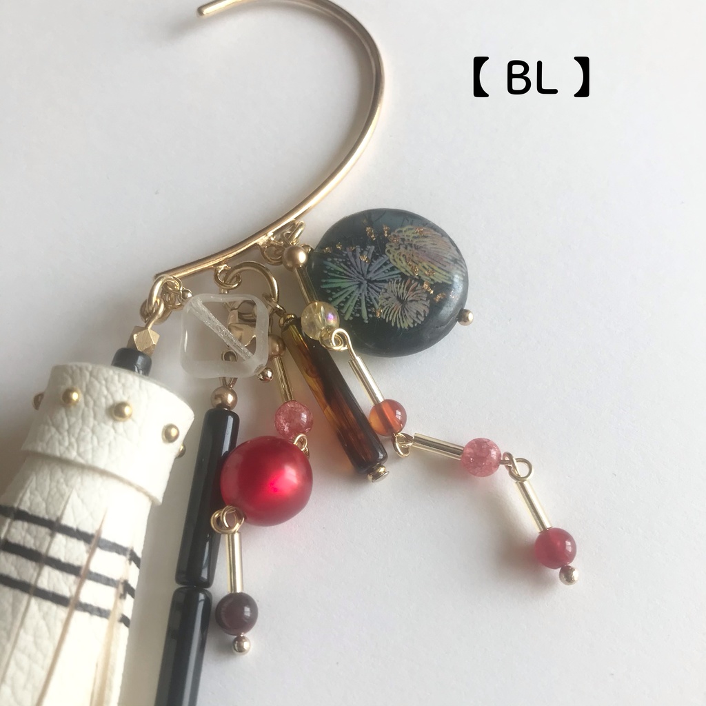 第七モチーフイヤーフック