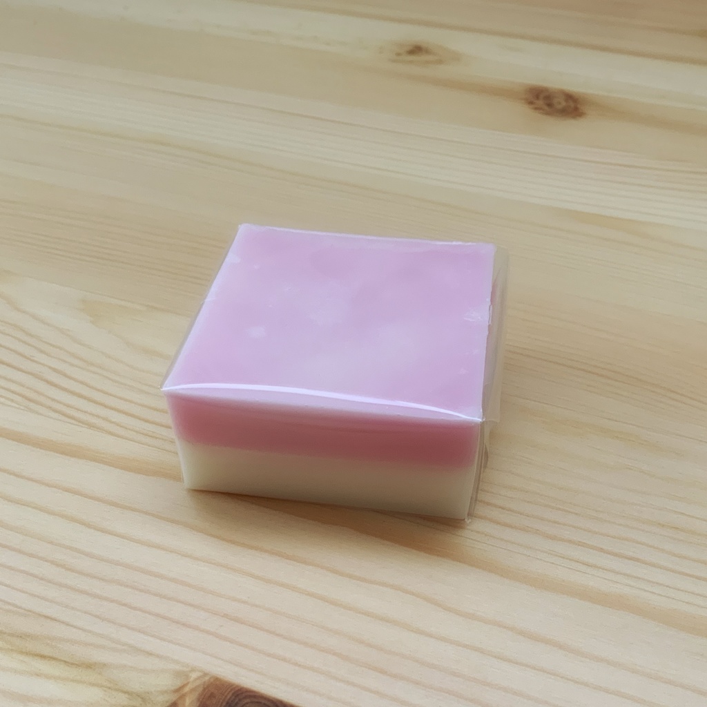 雑貨石鹸 ゼラニウム（ピンクと白の2 層）