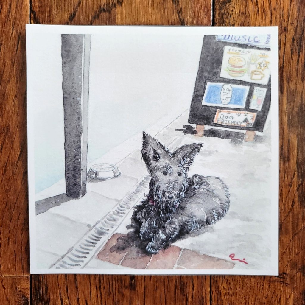 【ポストカード：スクエア】　カフェにいた犬