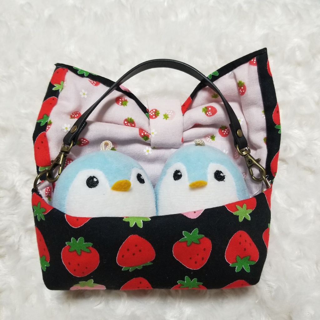 ぬいぐるみ用移動バッグ　いちご(黒/ピンク)