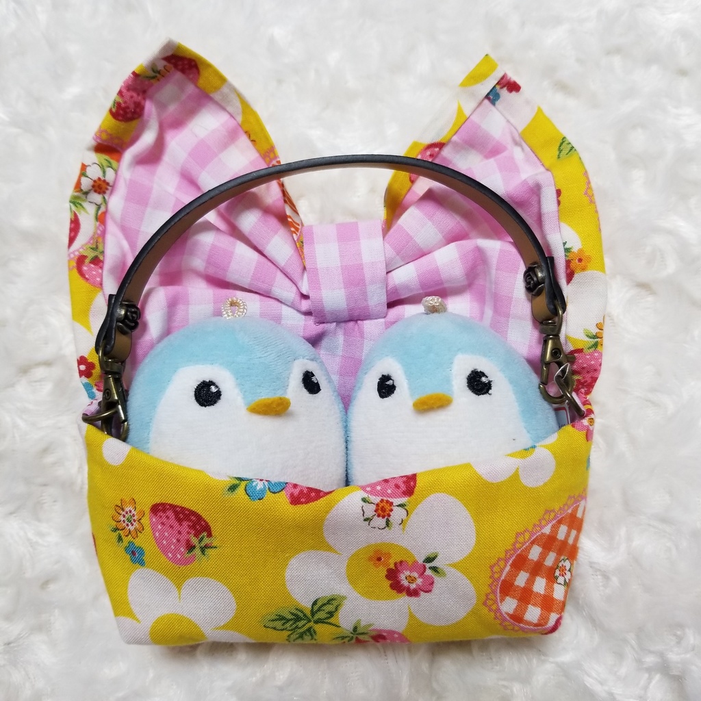 ぬいぐるみ用移動バッグ　いちご(黄/ピンクチェック)
