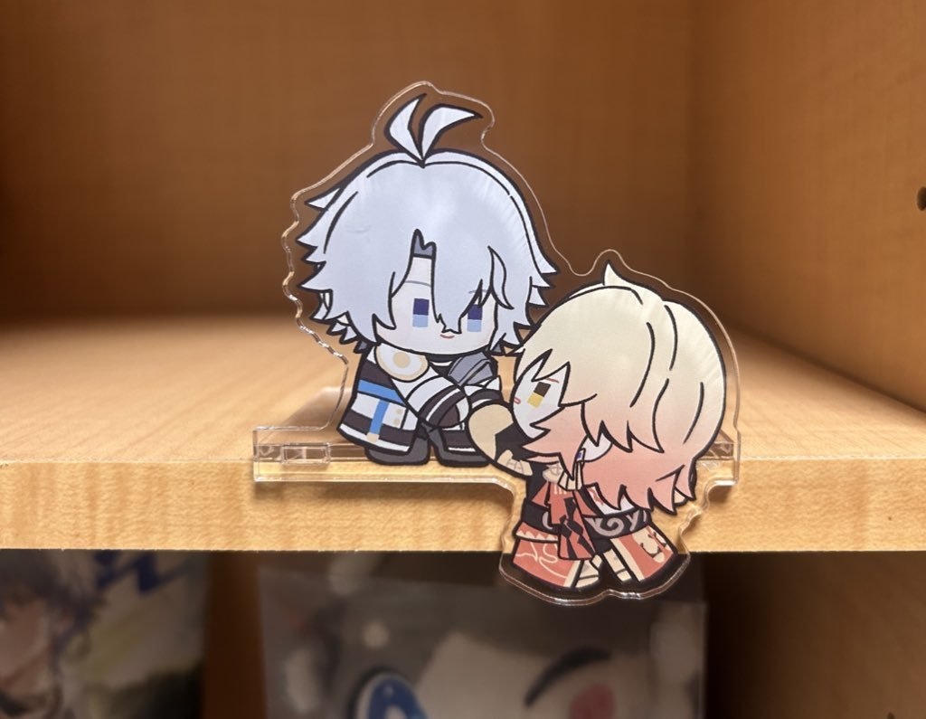 ファモぬいよじ登りアクスタ