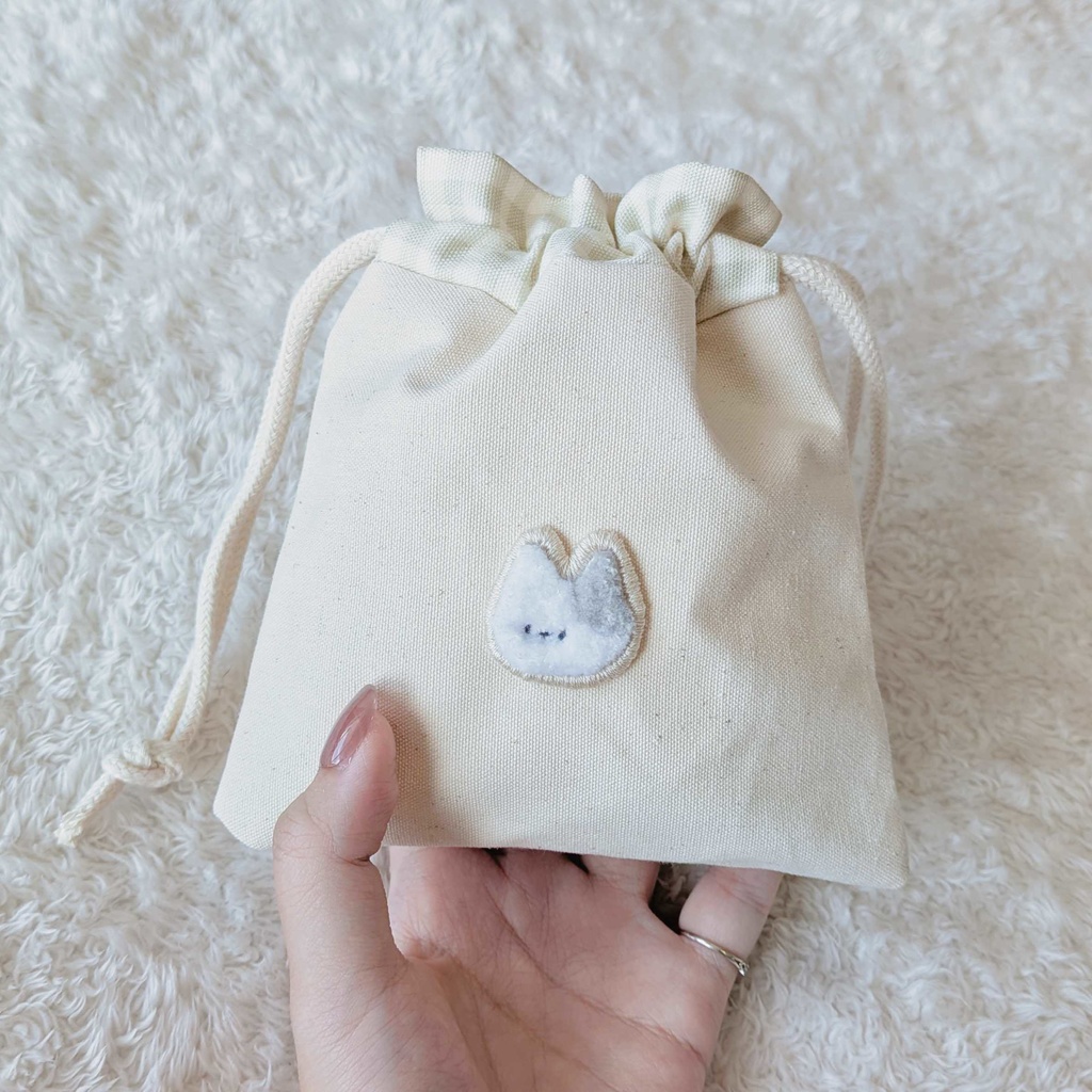 - ̗̀ ︎🤍  淡色ねこさん 刺繍ポーチ  ︎🌱 ͛.*