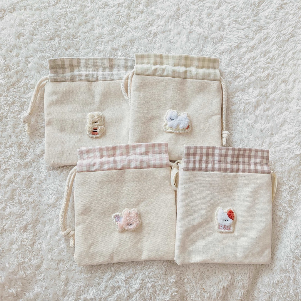 🕷 クロロ 刺繍 ポーチ 📕