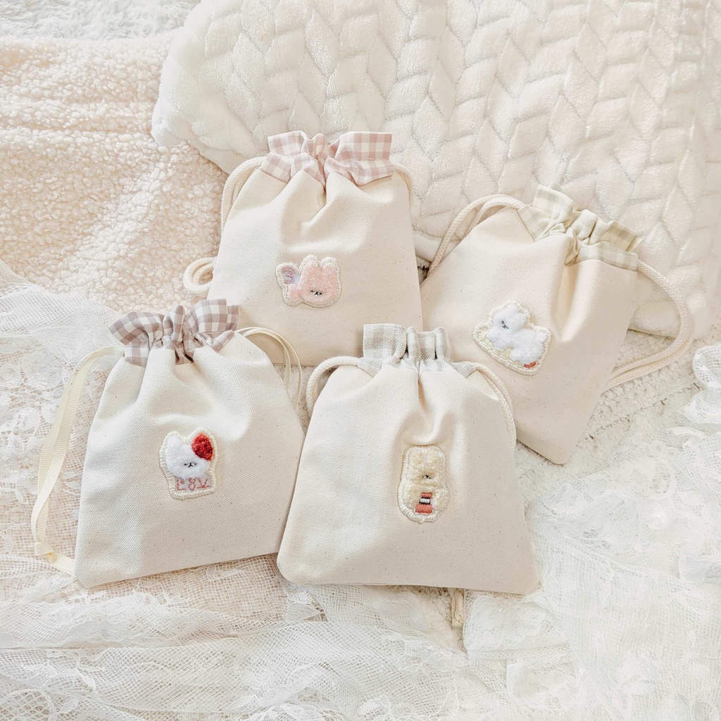 🕷 クロロ 刺繍 ポーチ 📕