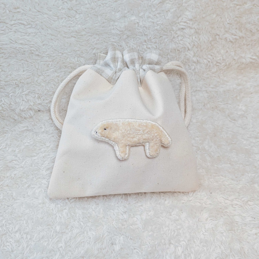 🐶 モンゴルの犬 刺繍 ピンバッジ ☁️