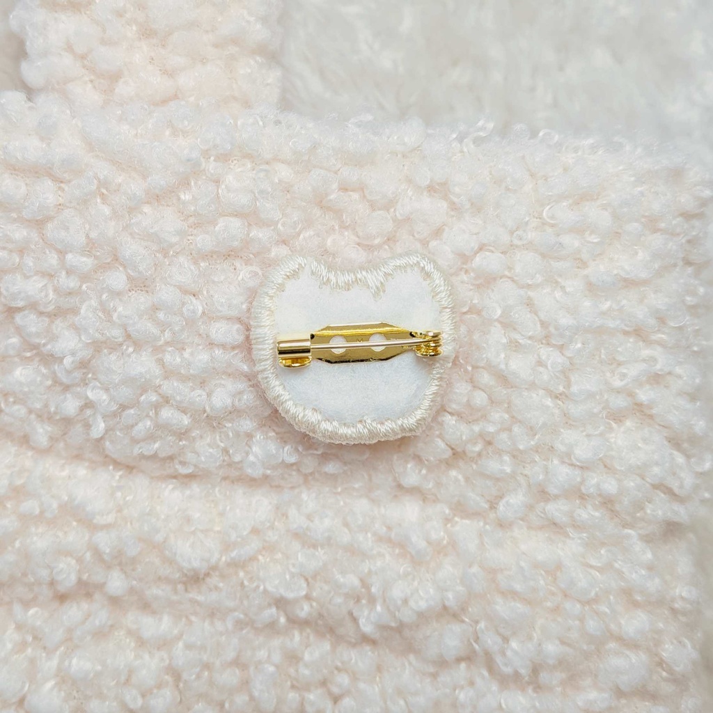 ⚡︎ パモ 刺繍ピンバッジ 💛